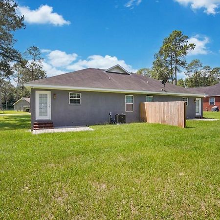 Charming Gray Home- 5 Mins From Gsu! 斯泰茨伯勒 外观 照片